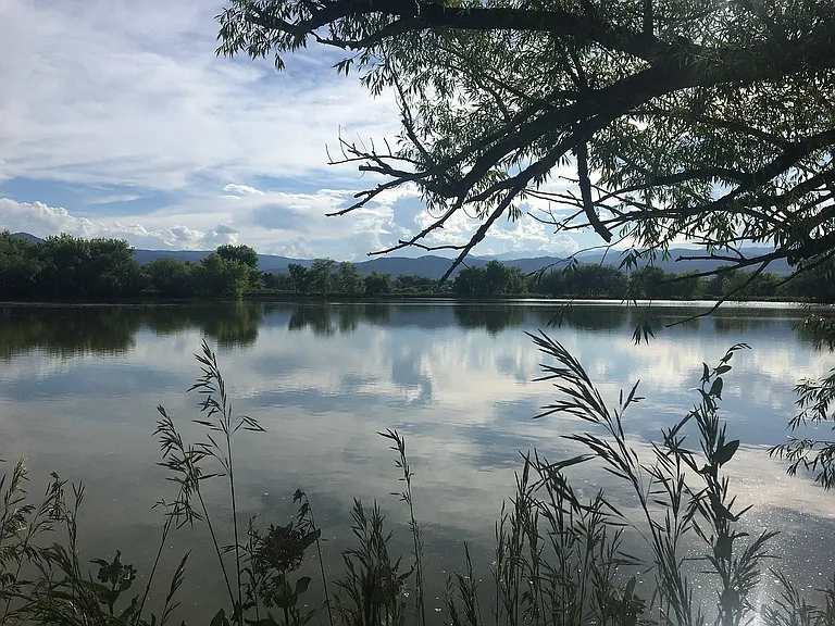 Nearby Twin Lakes trail - access is 10 min walk from front door