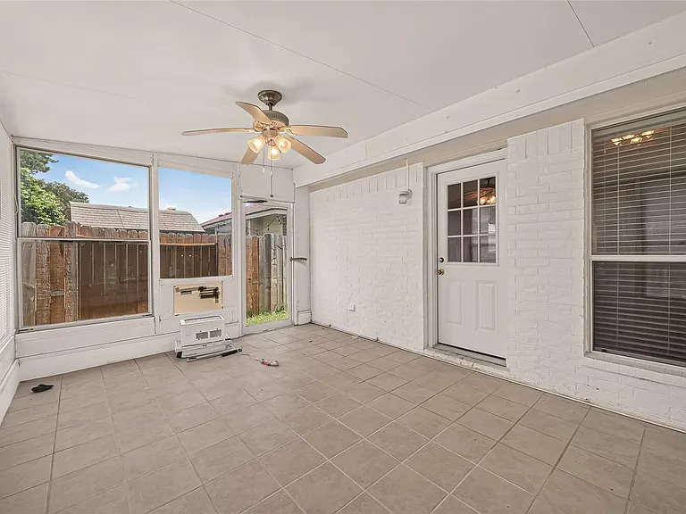 4823 Grand Chateau Ln — Photo 35