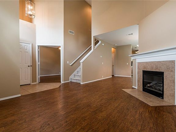 5th image of 11208 Chaucer Dr