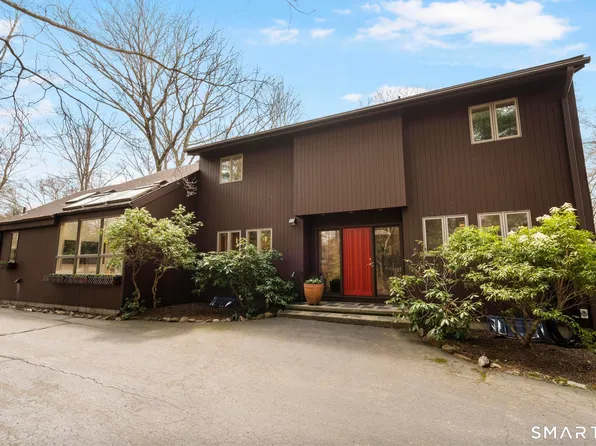 81 Deer Run Road, Woodbridge, CT 06525