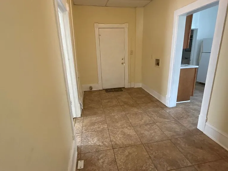 1114 Lafayette Blvd NW — Photo 7