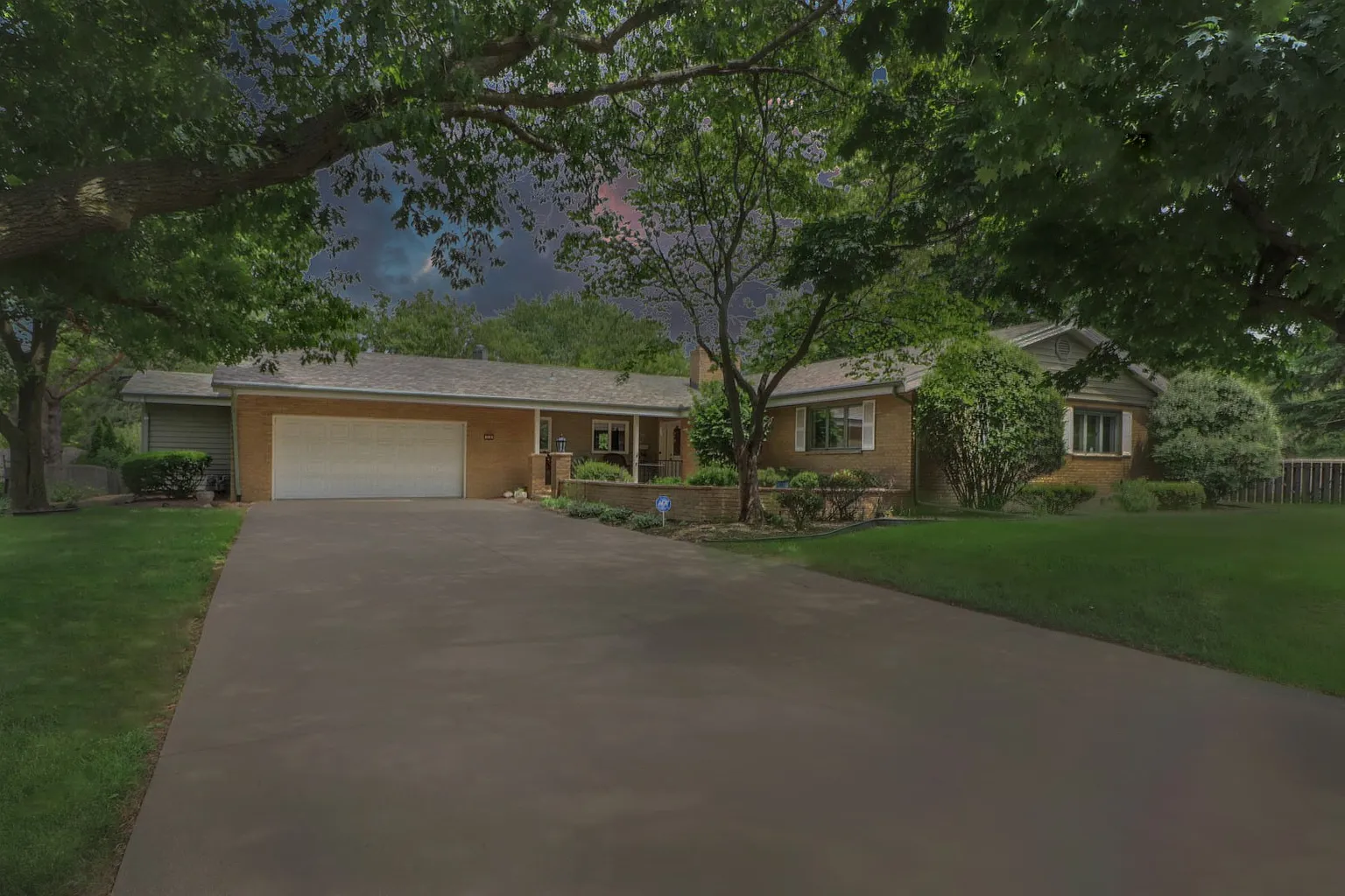 218 Imperial Dr photo 1