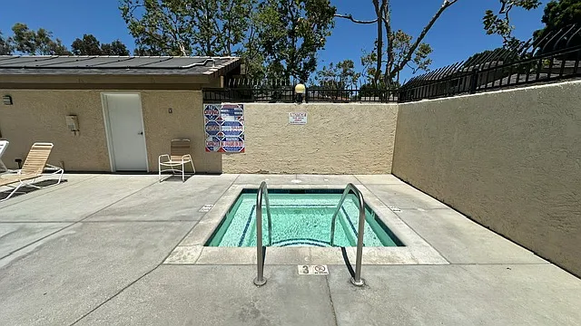 644 Thoreau Ln — Photo 32