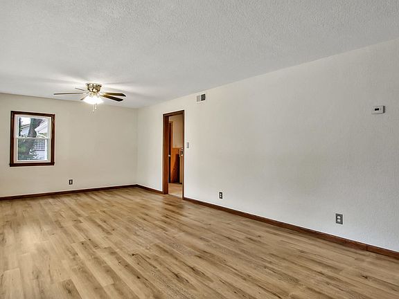 5th image of 1604 Park Ln