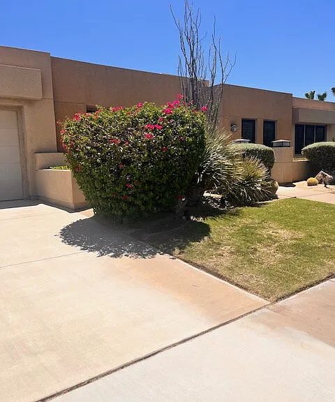 2280 N Hermosa Dr — Photo 2