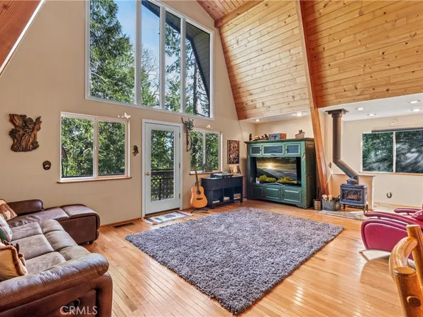 1289 Aleutian Dr, Lake Arrowhead, CA 92352