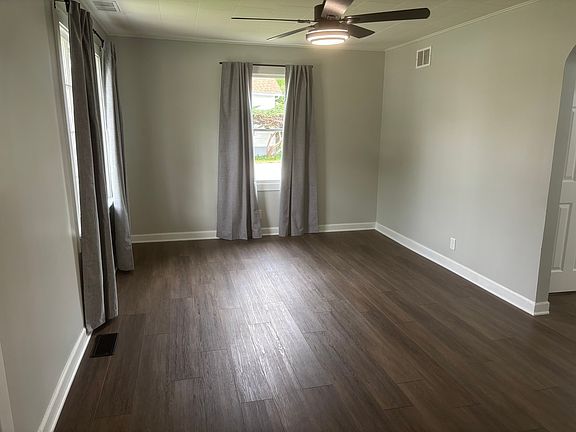 5th image of 527 E 17th St