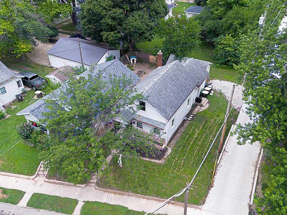 5th image of 915 Delaware Ave