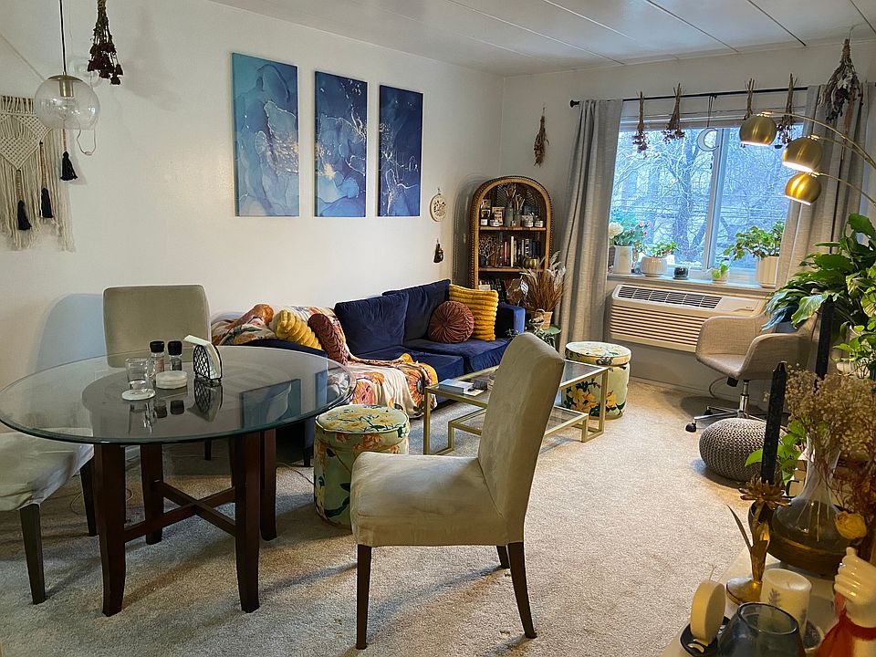 Living Room Area (1)