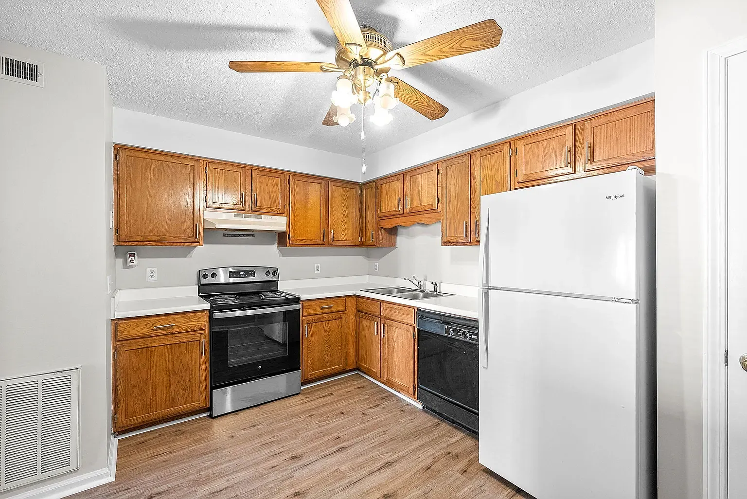 2 bed, 1000 sqft, $1,000 — Photo 2