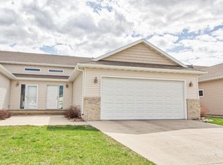 4312 52nd St S, Fargo, ND 58104