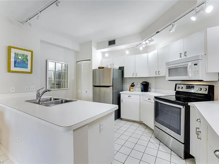 6510 Valen Way #205 — Photo 3