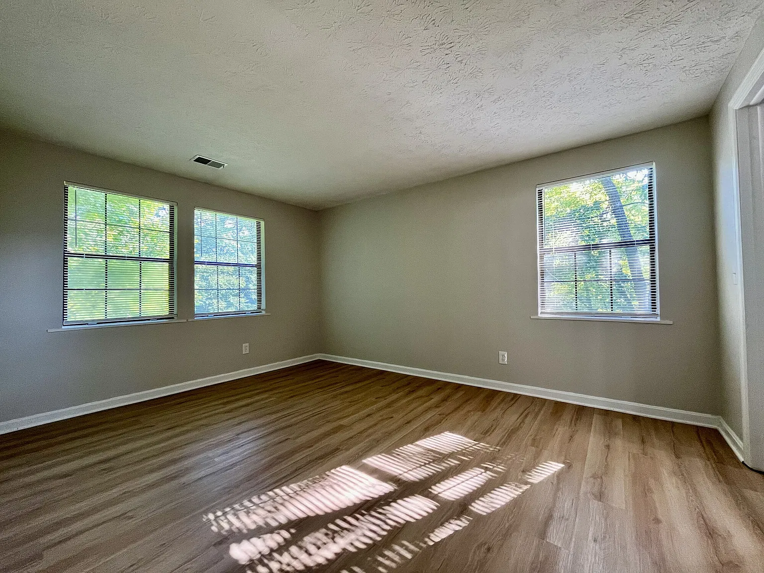Brookside Commons — Photo 3