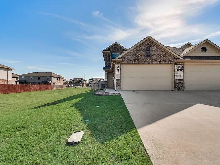 4929 Sanger Circle Dr #4929 — Photo 2