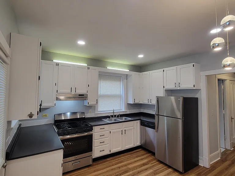 5807 N Artesian Ave #2 — Photo 2