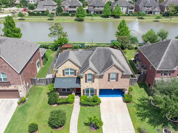 3011 Rocky Canyon Dr, Pearland, TX 77584