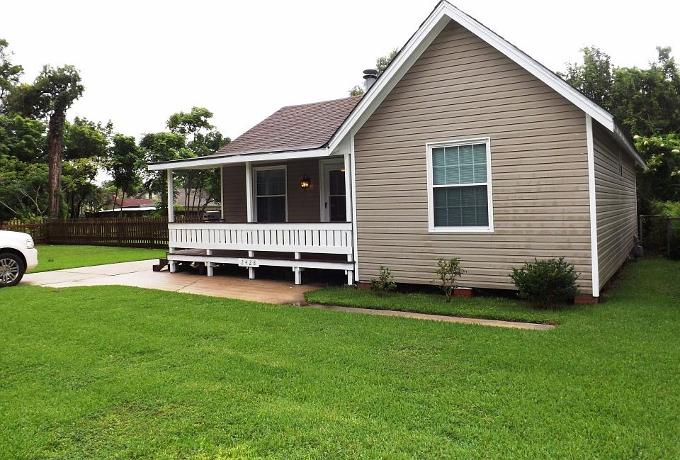 1st image of 2428 Neches Ave