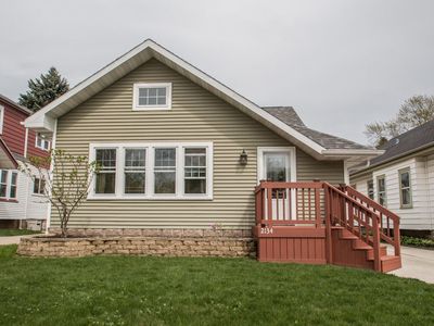 2134 N 66th St, Wauwatosa, WI, 53213