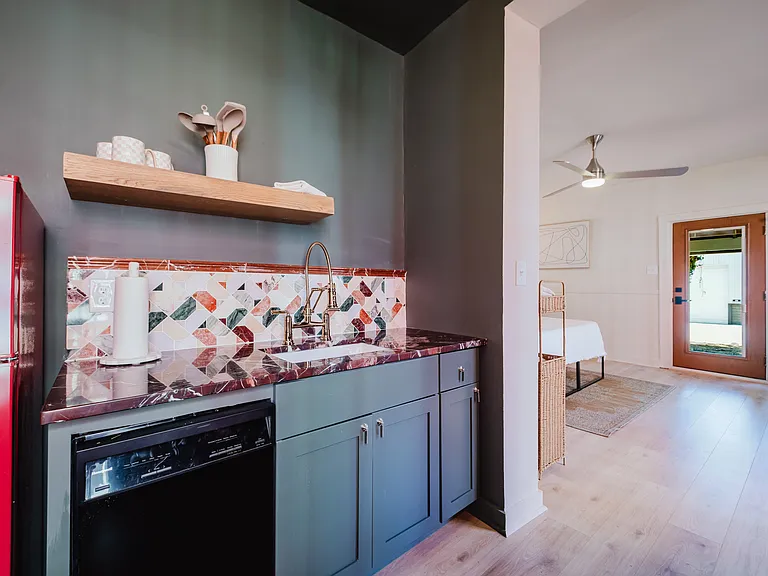 1033 E Washington St #2 — Photo 8