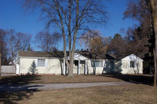 877 SE Boutell Rd photo 1
