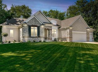 455 Sycamore Ct, Robins, IA 52328