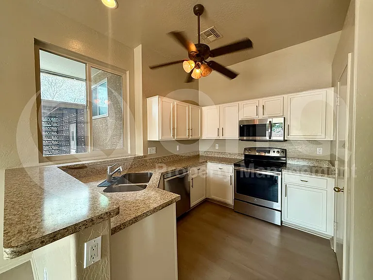 5409 S 15th Way — Photo 9