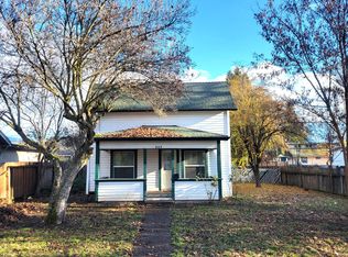 805 SW 4th St, Grants Pass, OR 97526