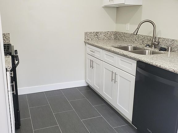 5th image of 5654 Auckland Ave #B