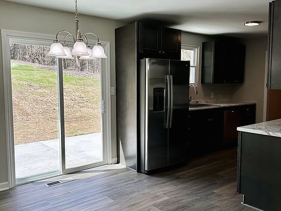 5th image of 1077 Les Brown Rd