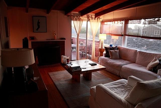 2nd image of 717 N Valley Dr
