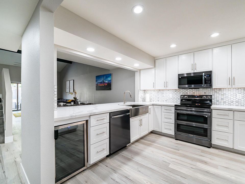 1st image of 626 E MANZANITA Place