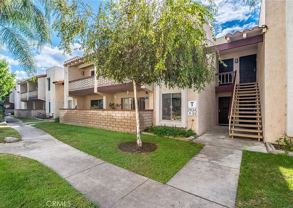 700 W La Veta Ave #T10