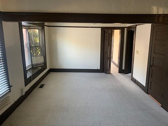 4th image of 4824 39th St