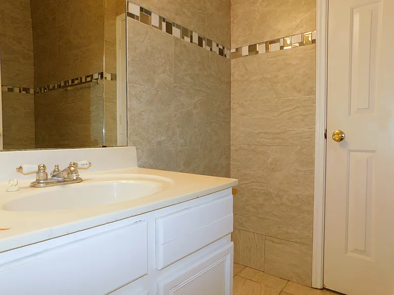 1648 Crown Point Dr — Photo 22