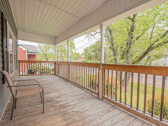 3rd image of 21 S Moore Rd