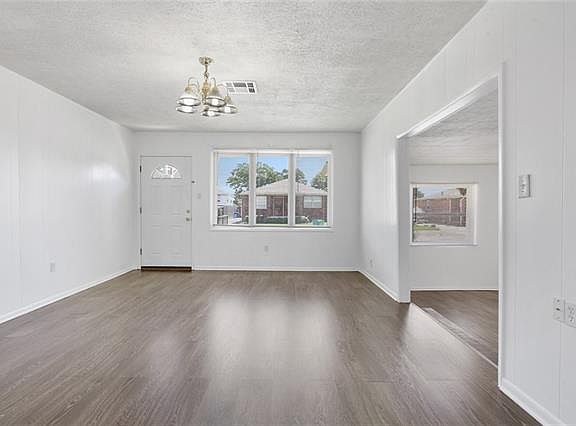 4th image of 526 Gardere Ave