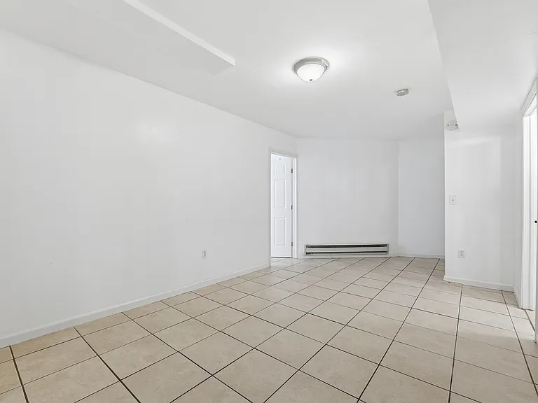 126-128 N 9th St #1 — Photo 9