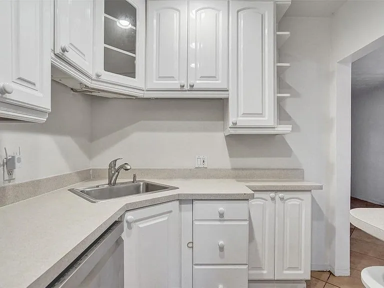 1316 NE 2nd Ave — Photo 5