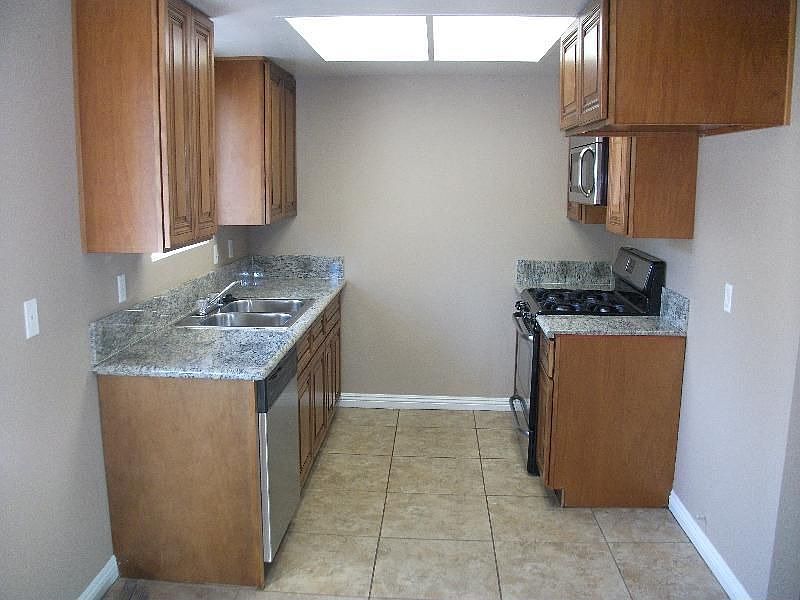 2nd image of 238 W Grove St APT 4