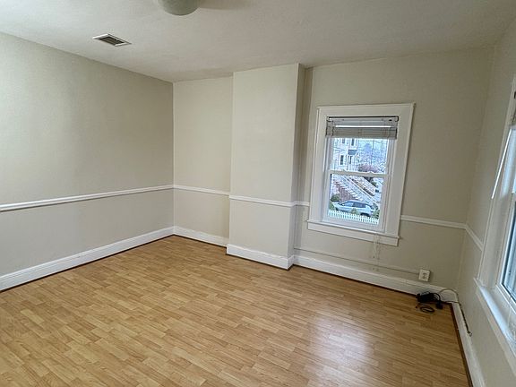 3rd image of 365 Commercial Ave Floor 2