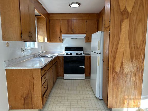 3rd image of 3213 Santa Clara Ave APT 1
