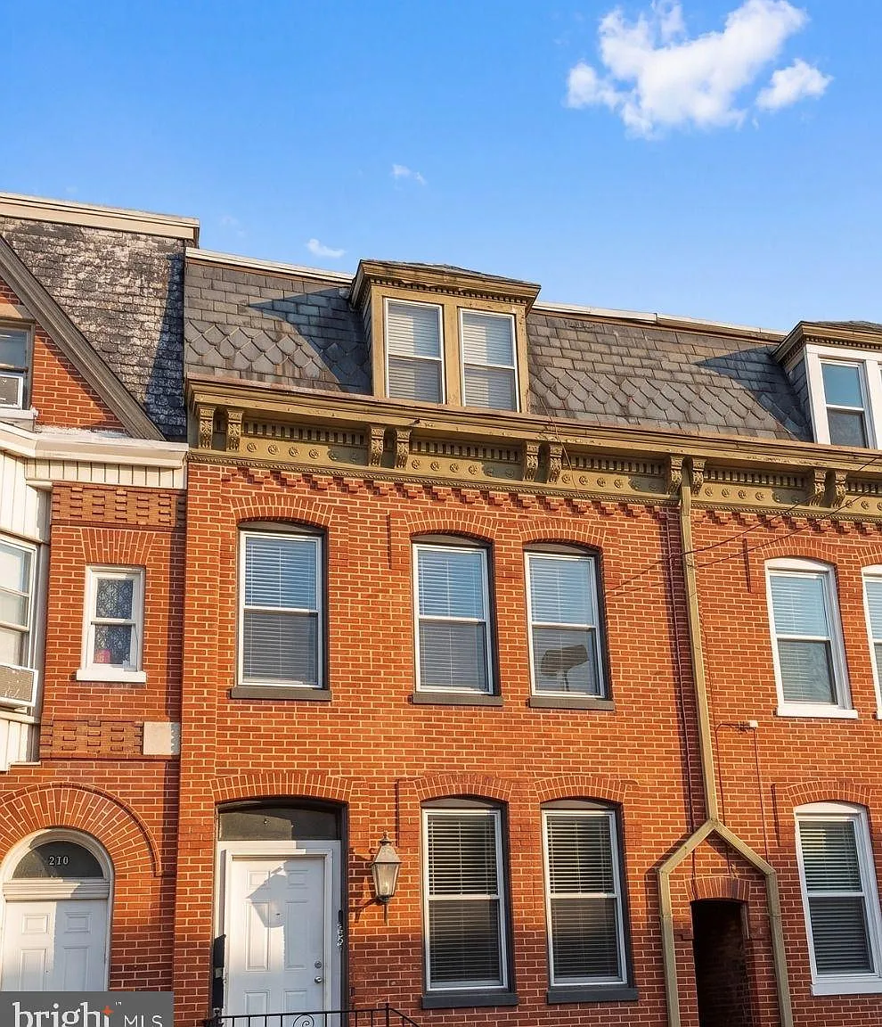 2 bed, 1.0 bath, 1000 sqft, $1,175 — Photo 1