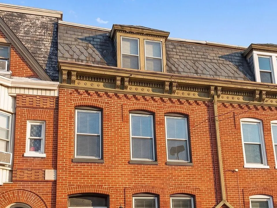 308 E King St #D