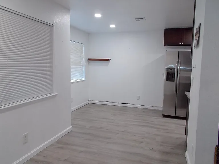 6208 Ilanos Ln — Photo 9