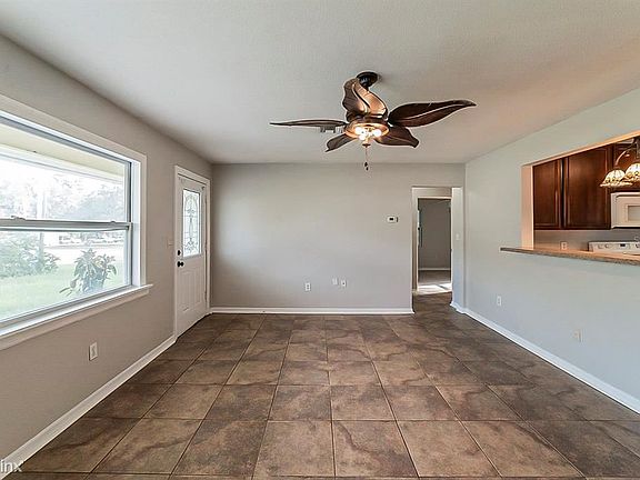 3rd image of 506 Pine Hill St