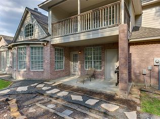 30 Laurelhurst Cir, Spring, TX 77382