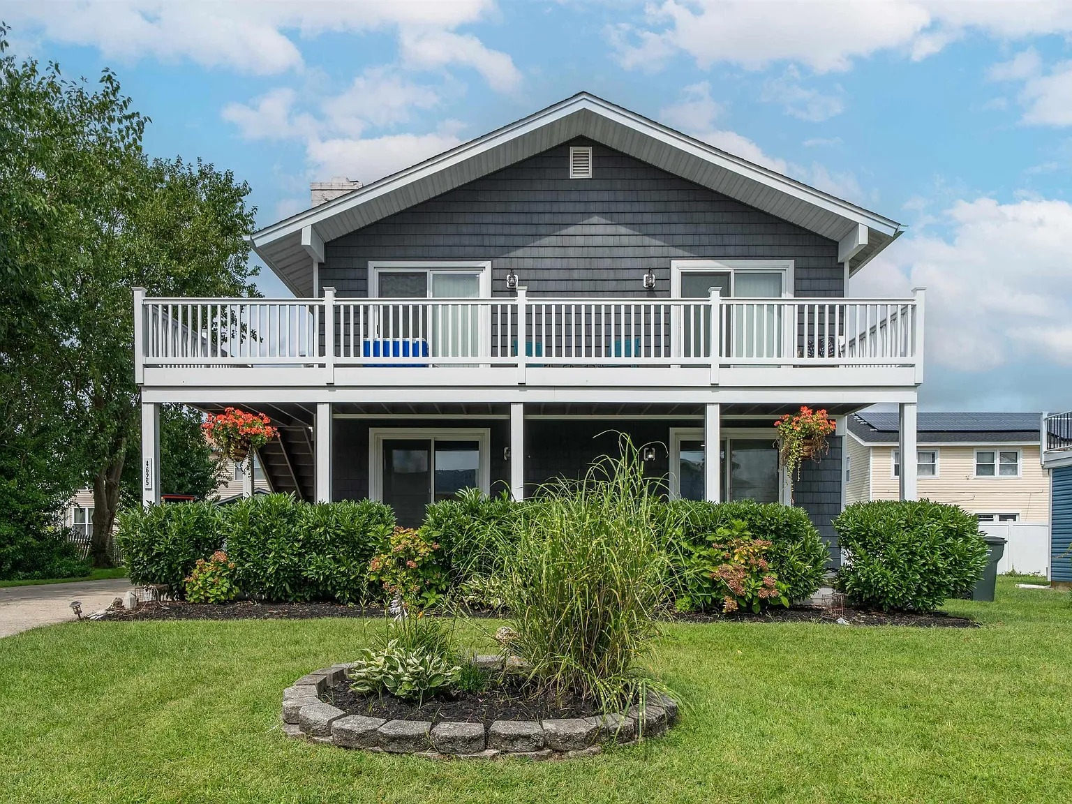 3 bed, 1.5 bath, $2,500 — Photo 1