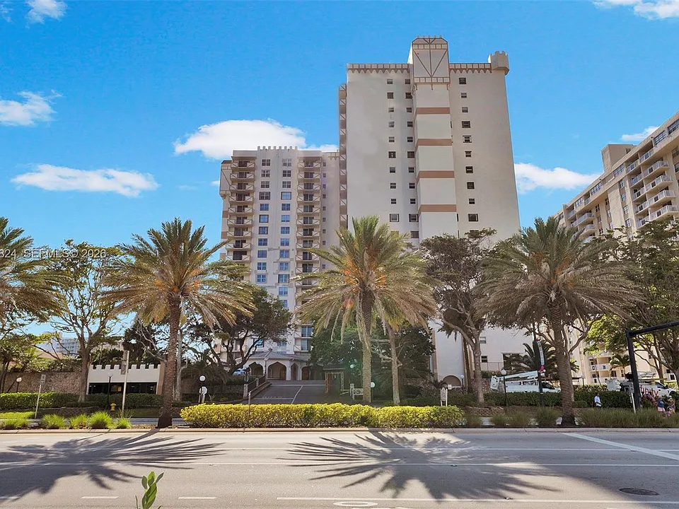 1865 S Ocean Dr #4C