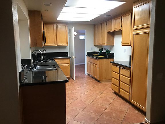 4th image of 7852 Boxwood Ct