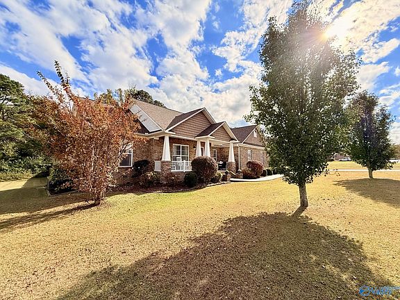 3rd image of 116 Dorchester Cir